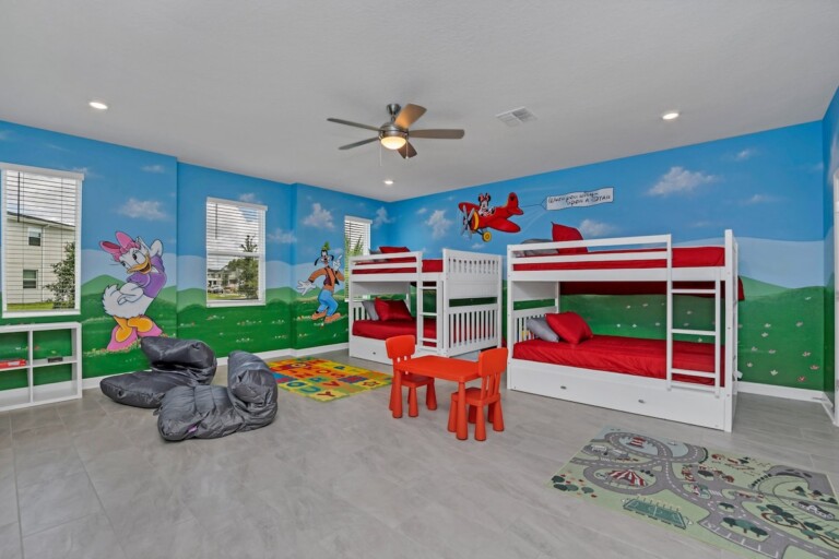 Brand New Single family Home, 9 BD & 5 bath / Pool
